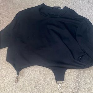 Black long sleeve crop top shirt
